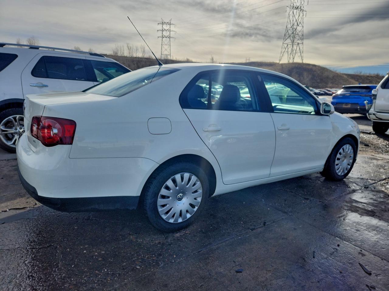 Volkswagen Jetta S Image 3