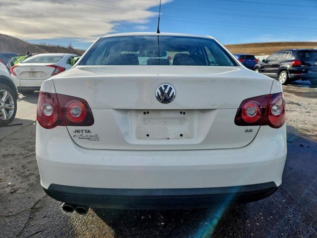 Volkswagen Jetta S Image 5