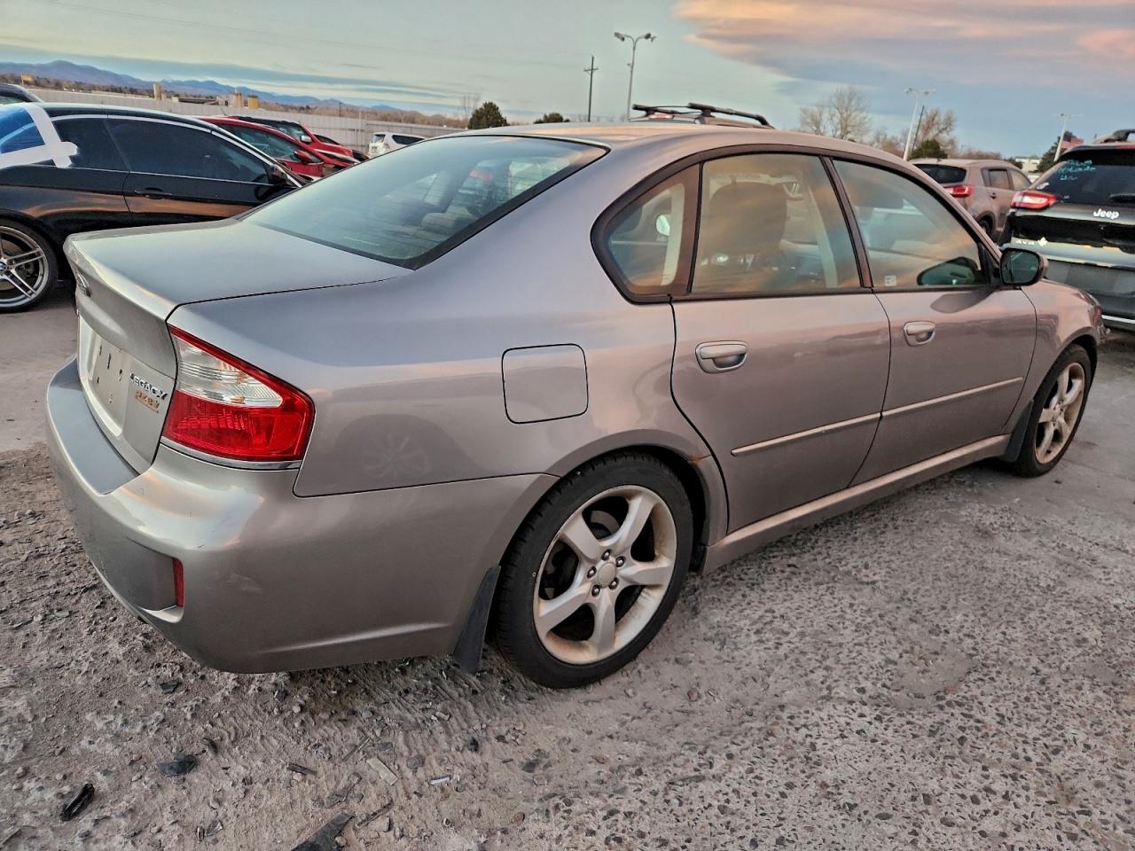 Subaru Legacy 2.5i Image 12