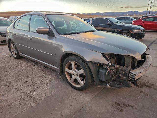 Subaru Legacy 2.5i Image 8