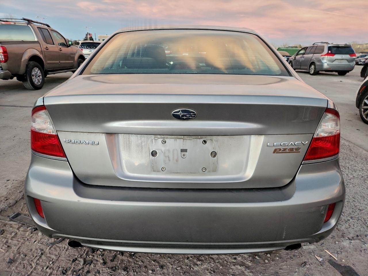 Subaru Legacy 2.5i Image 3
