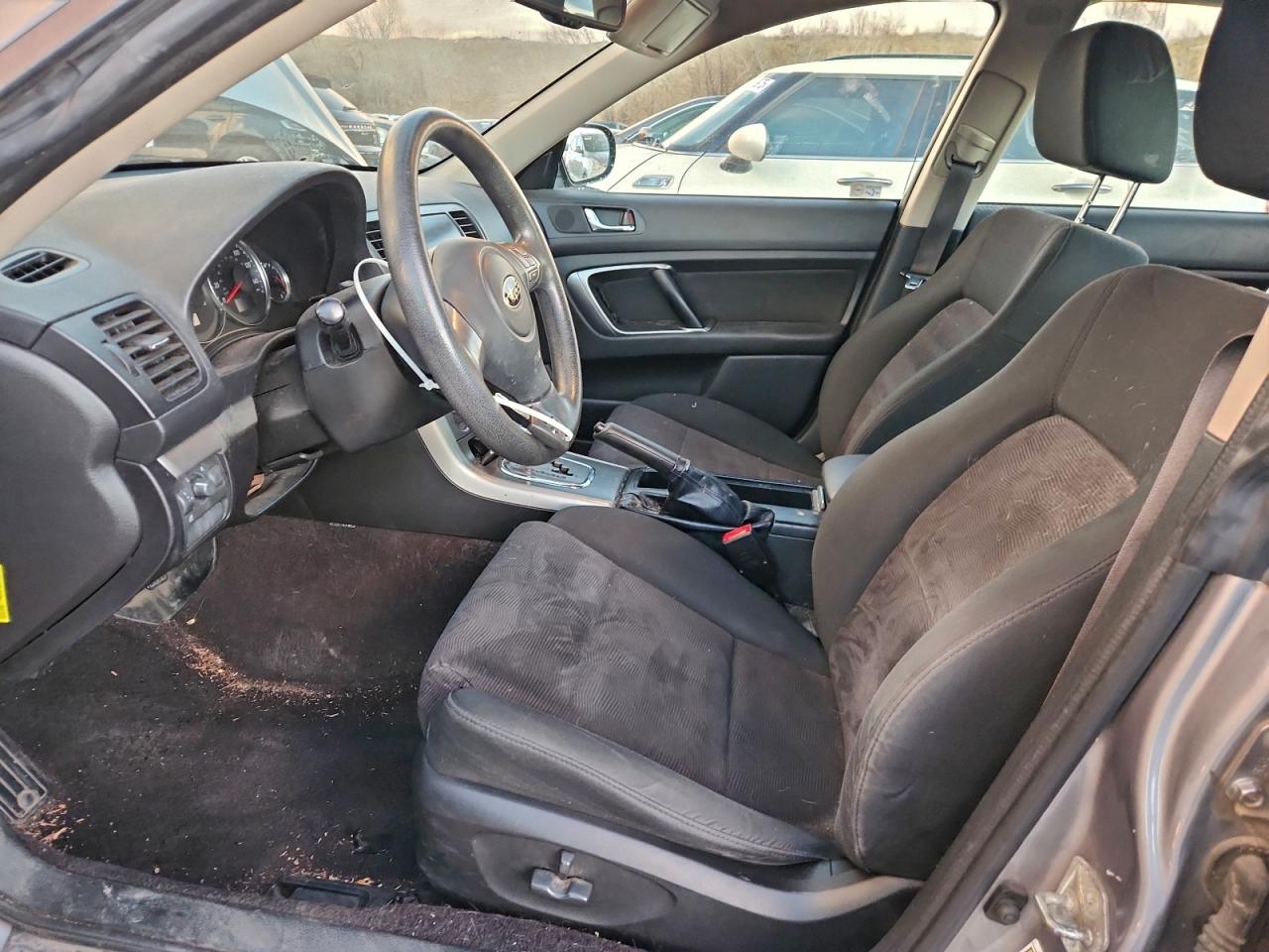 Subaru Legacy 2.5i Image 10