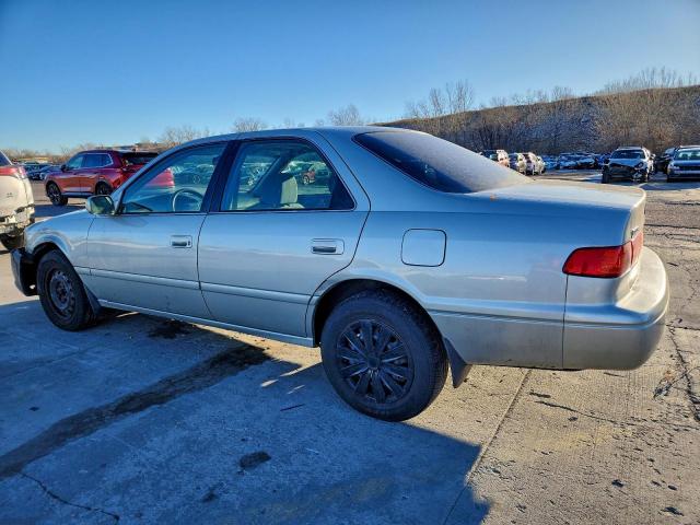 Toyota Camry Ce Image 2