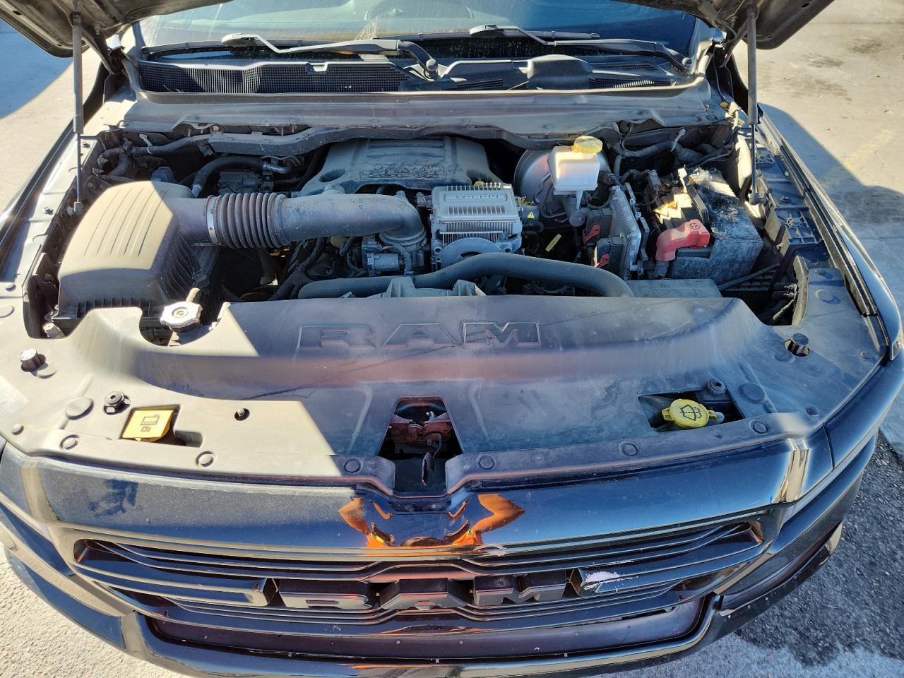 Ram 1500 Laramie Image 8