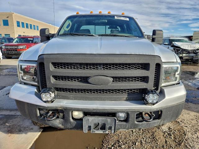 Ford F-350 Super Duty Image 6