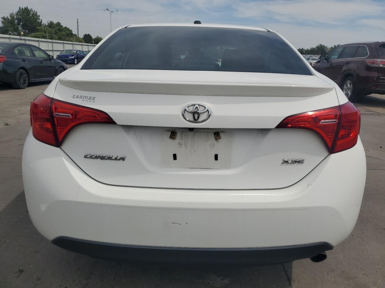 Toyota Corolla L Image 11