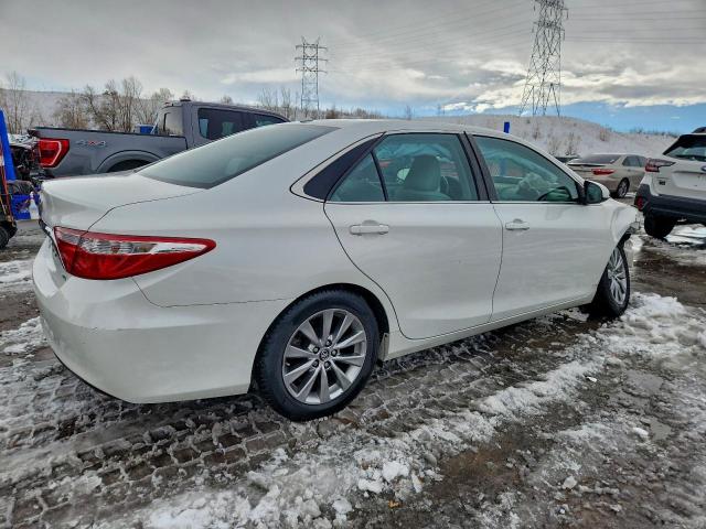 Toyota Camry Le Image 6