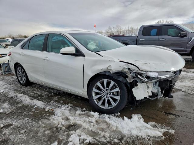 Toyota Camry Le Image 10