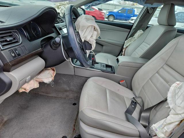 Toyota Camry Le Image 5