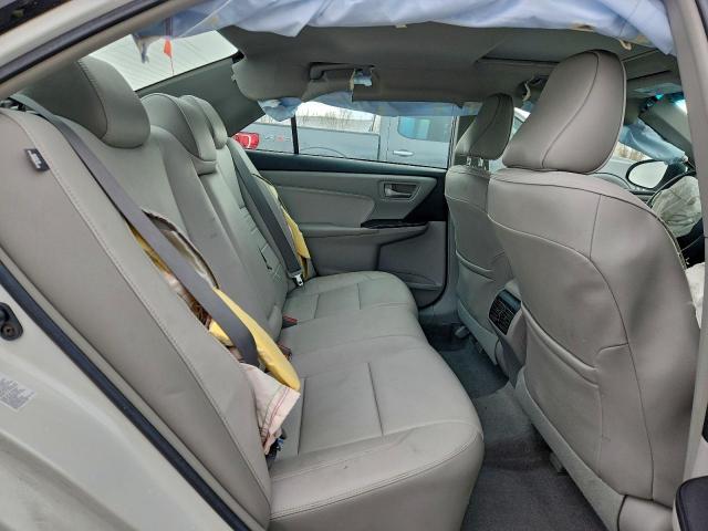 Toyota Camry Le Image 13