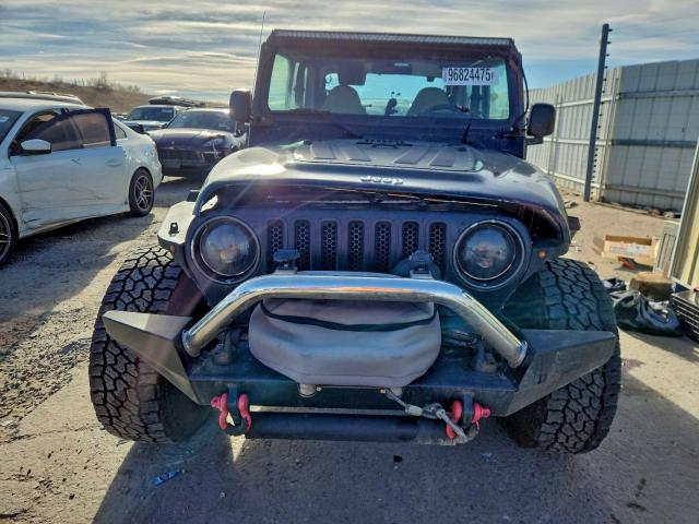 Jeep Wrangler Sahara Image 4