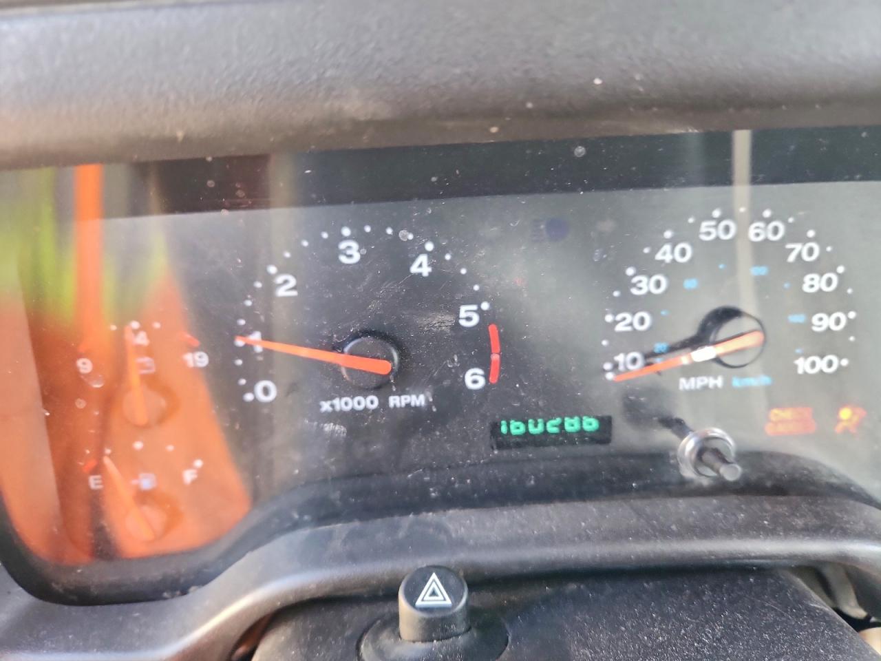 Jeep Wrangler Sahara Image 9