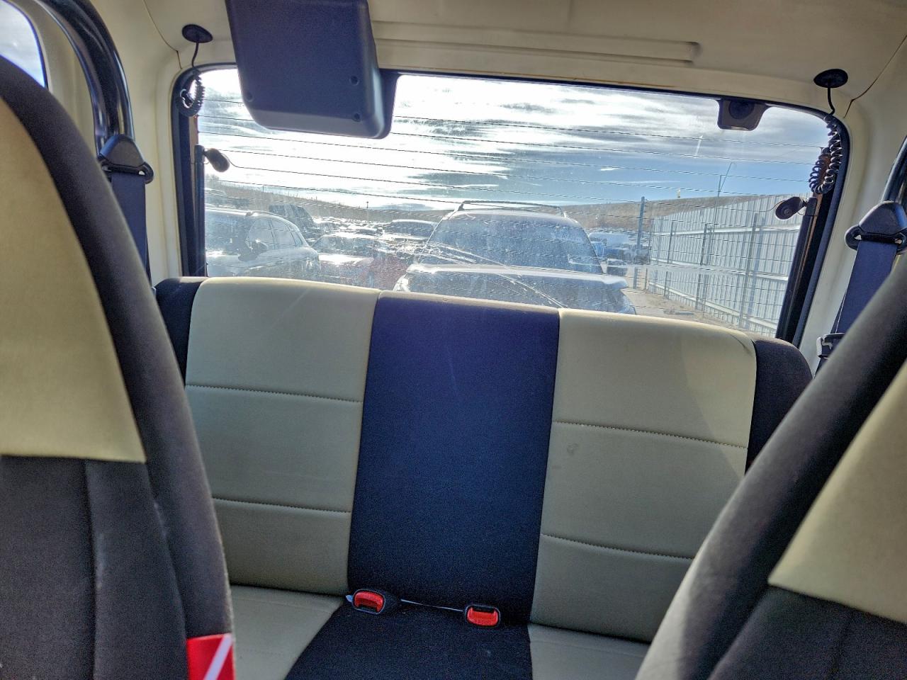 Jeep Wrangler Sahara Image 6