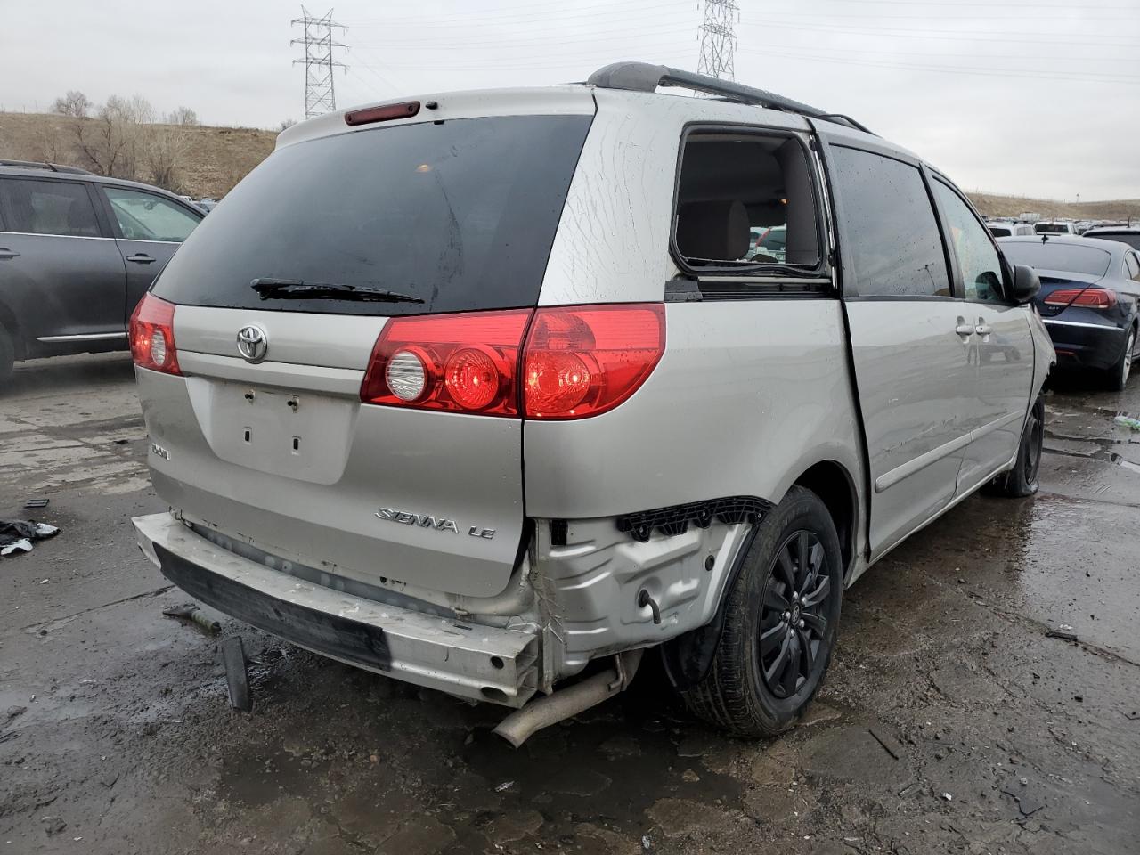 Toyota Sienna Ce Image 3
