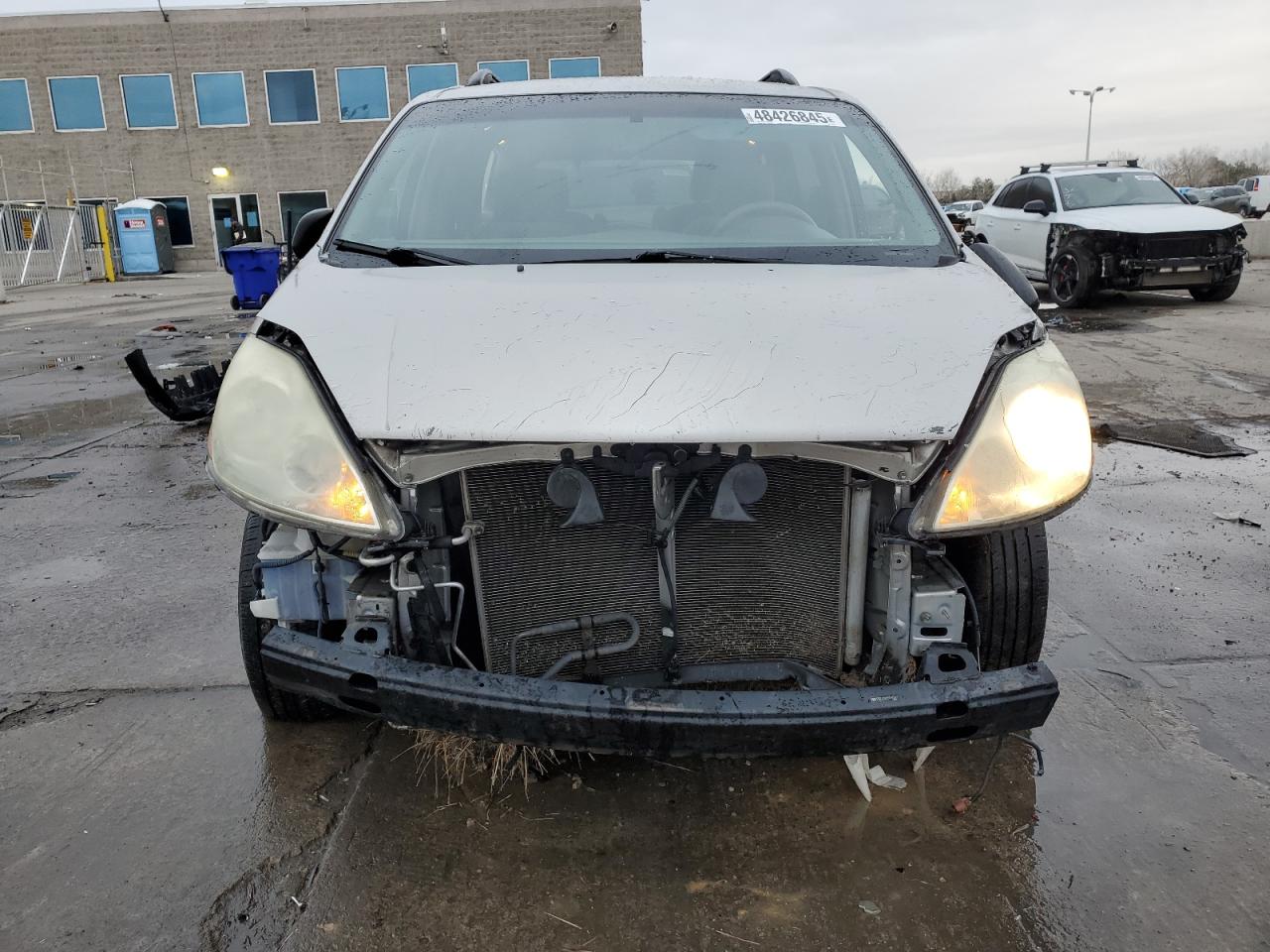 Toyota Sienna Ce Image 7