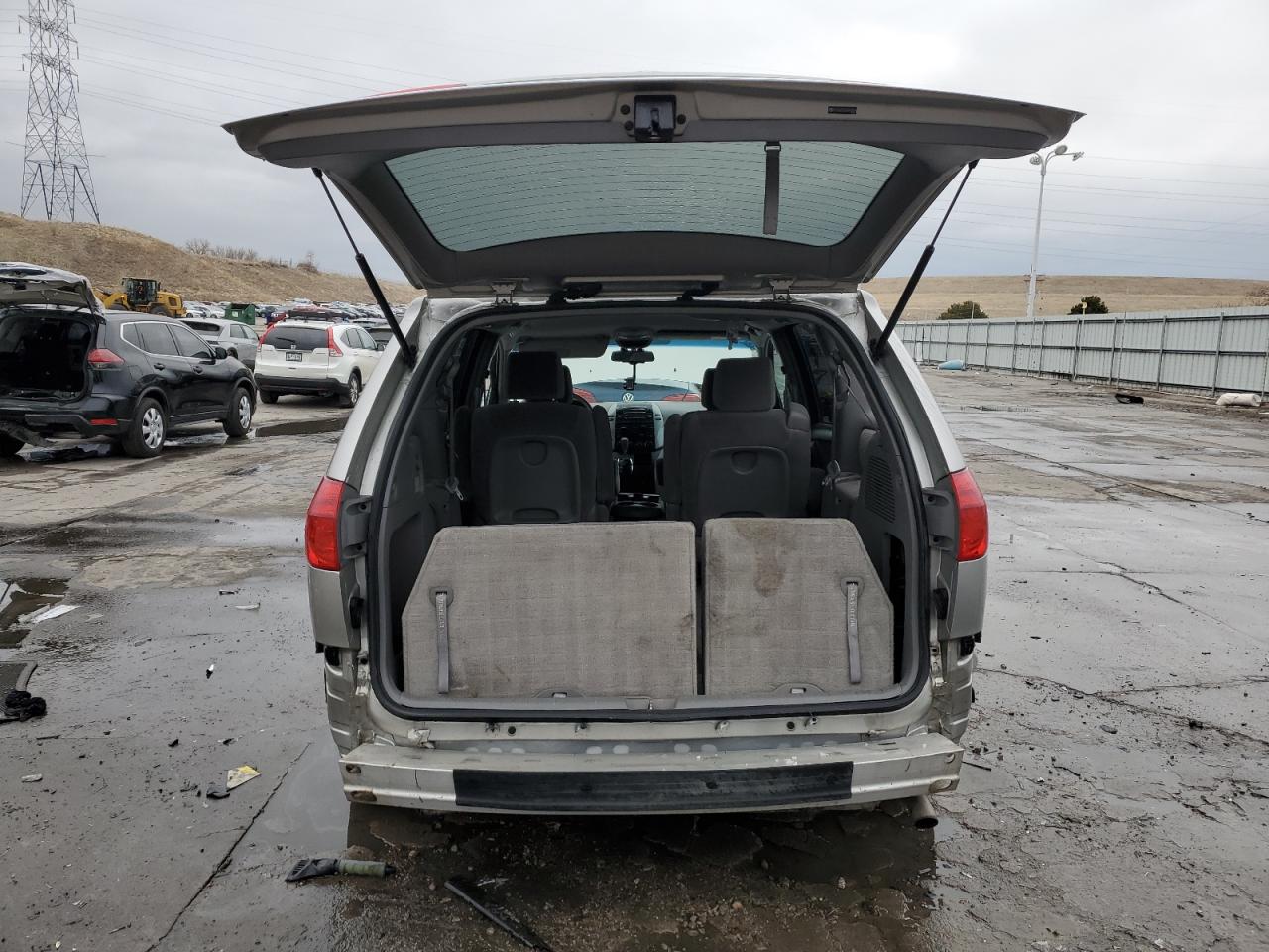 Toyota Sienna Ce Image 5