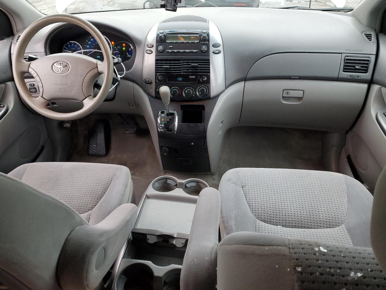Toyota Sienna Ce Image 6
