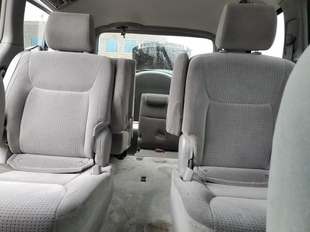 Toyota Sienna Ce Image 10