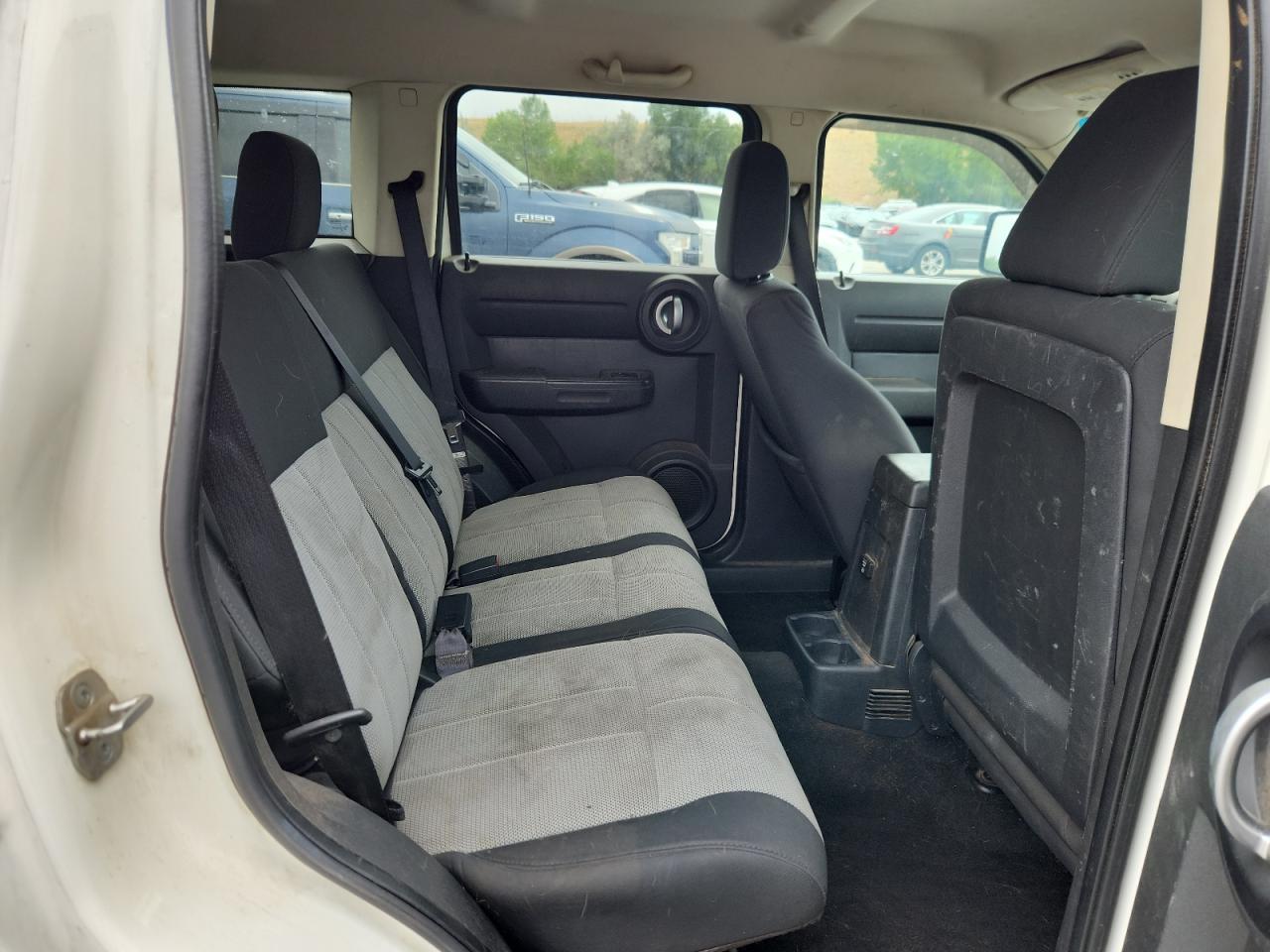 Dodge Nitro Sxt Image 9