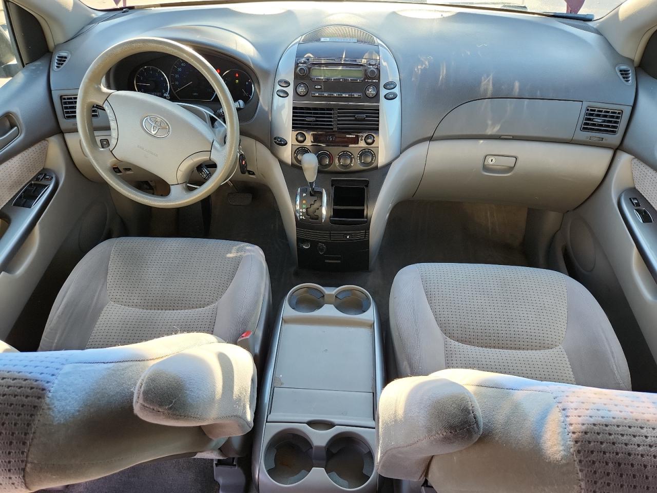 Toyota Sienna Ce Image 5