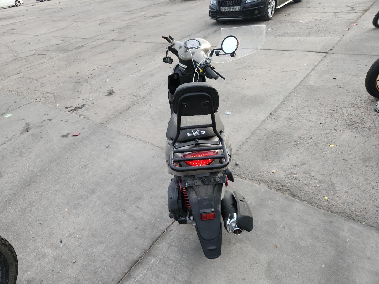 Genuine Scooter Co. Scooter 170i Image 2