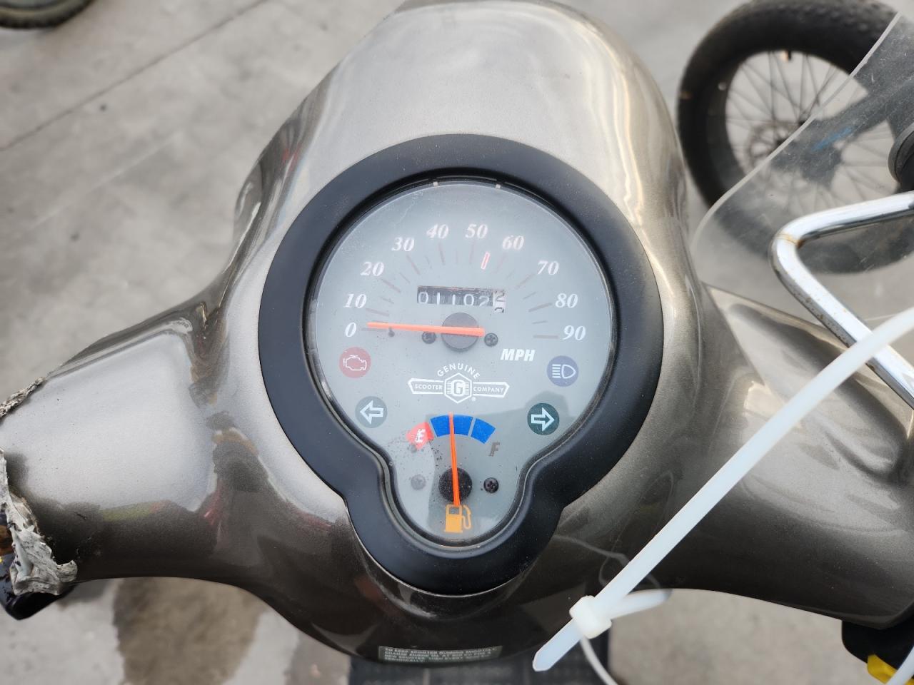 Genuine Scooter Co. Scooter 170i Image 6