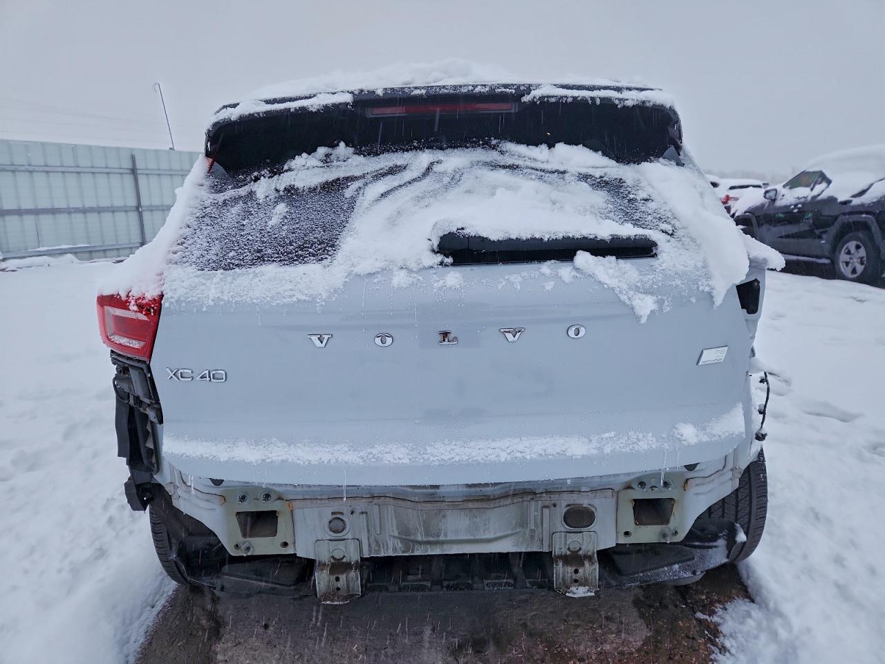 Volvo XC40 Recharge Image 8