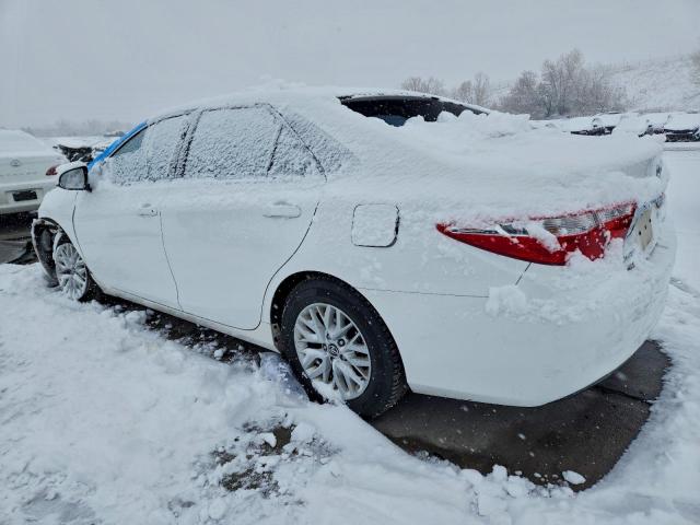 Toyota Camry Le Image 2