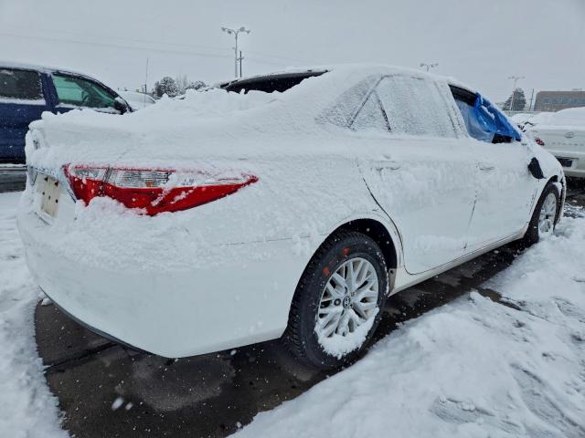 Toyota Camry Le Image 12