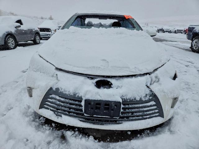 Toyota Camry Le Image 3