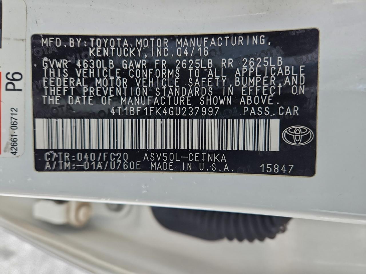 Toyota Camry Le Image 10