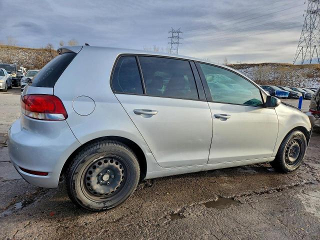 Volkswagen Golf Image 2