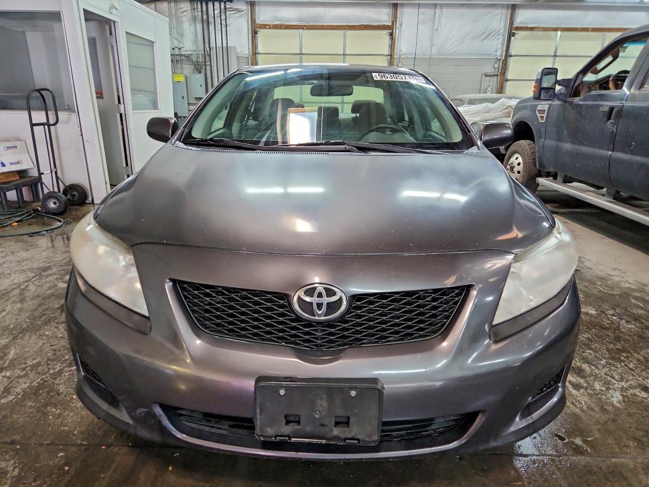 Toyota Corolla Base Image 8