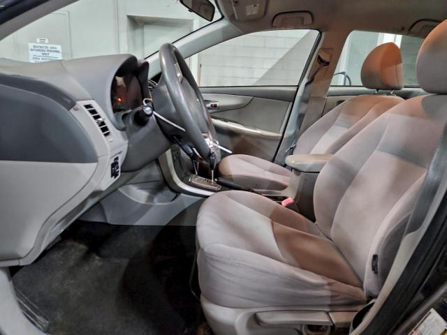 Toyota Corolla Base Image 3