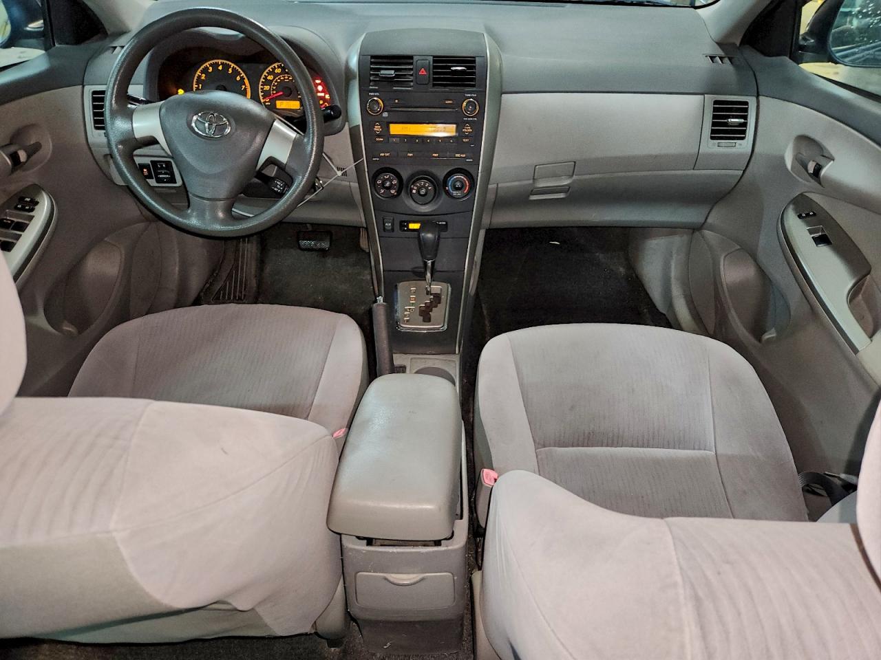 Toyota Corolla Base Image 6