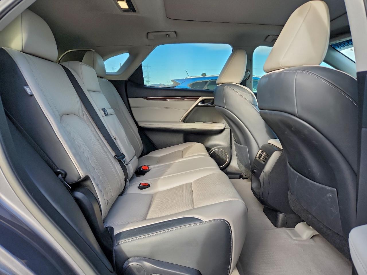 Lexus RX 350 Base Image 9