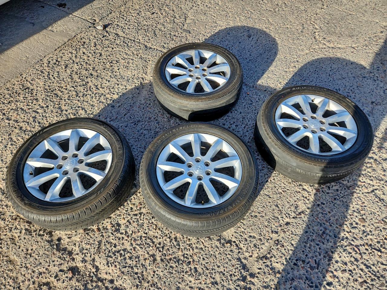 Buick Enclave Image 13