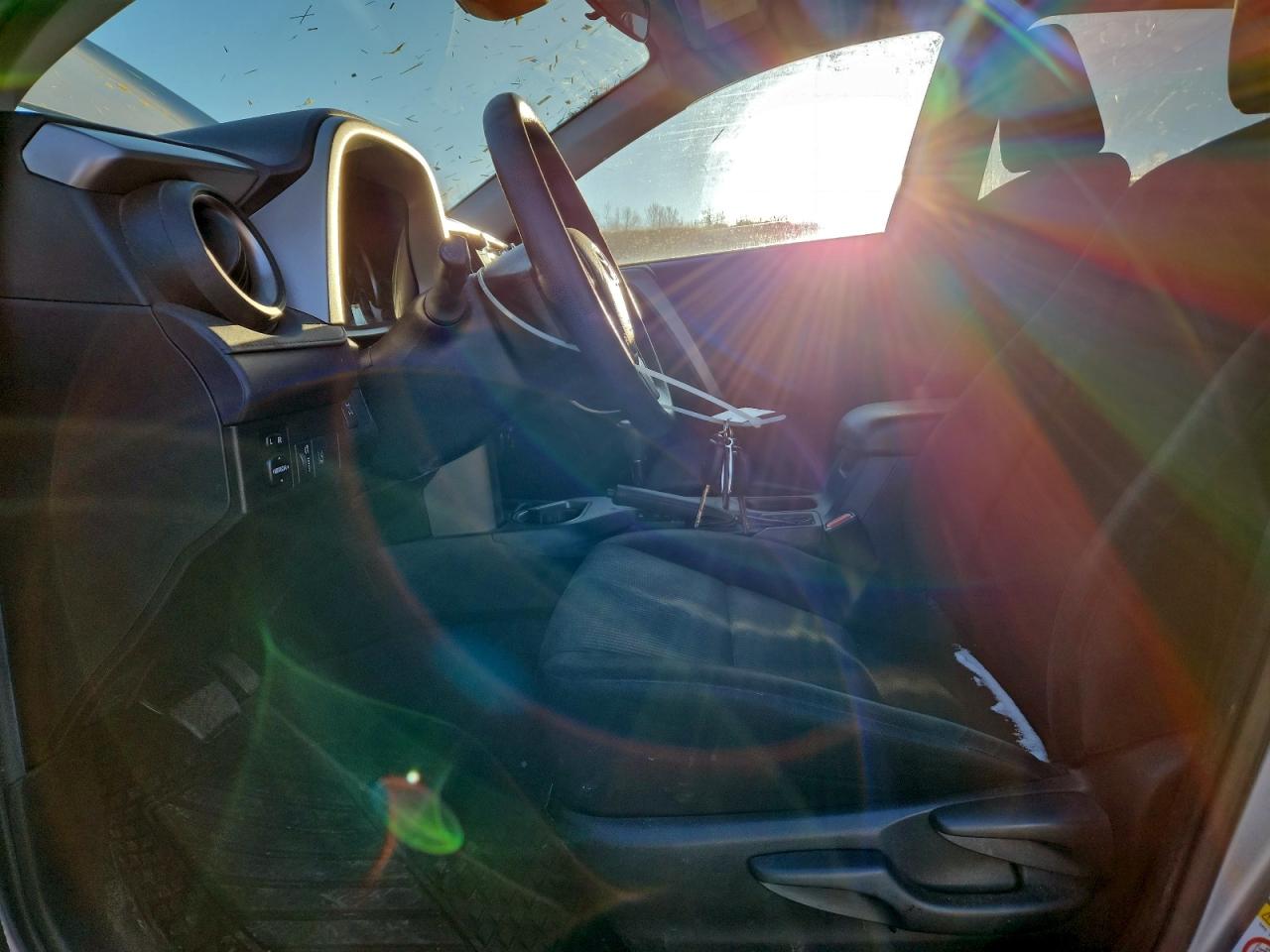 Toyota RAV4 Le Image 3