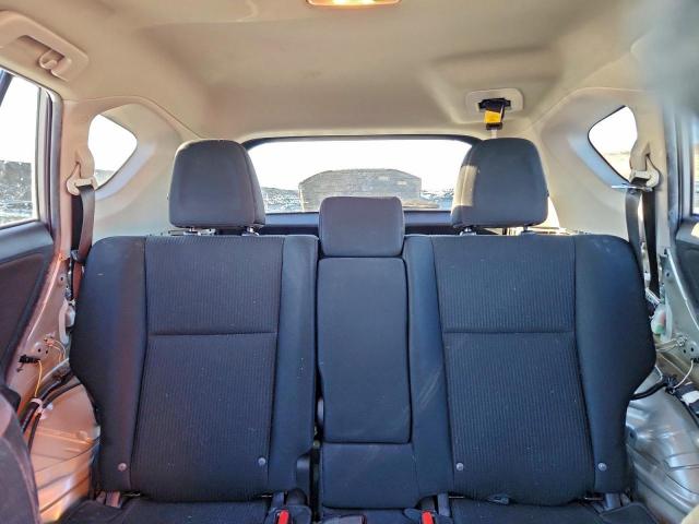 Toyota RAV4 Le Image 6