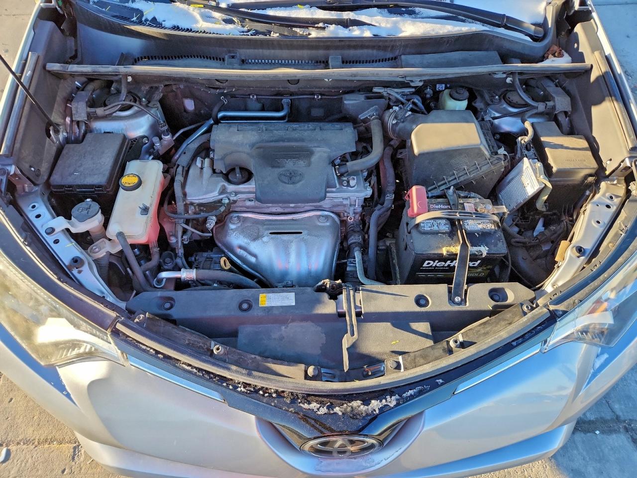 Toyota RAV4 Le Image 10