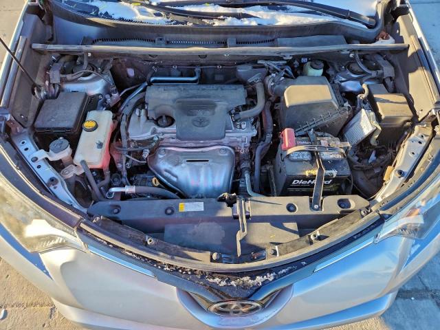 Toyota RAV4 Le Image 10