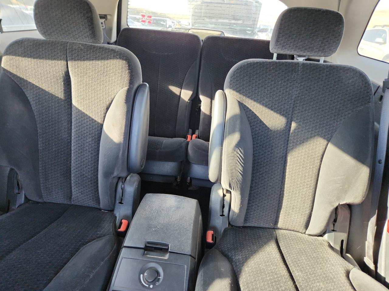 Chrysler Pacifica Touring Image 13