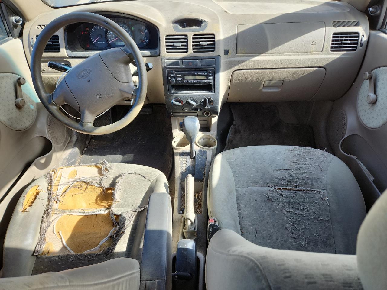 Kia Rio Cinco Image 2