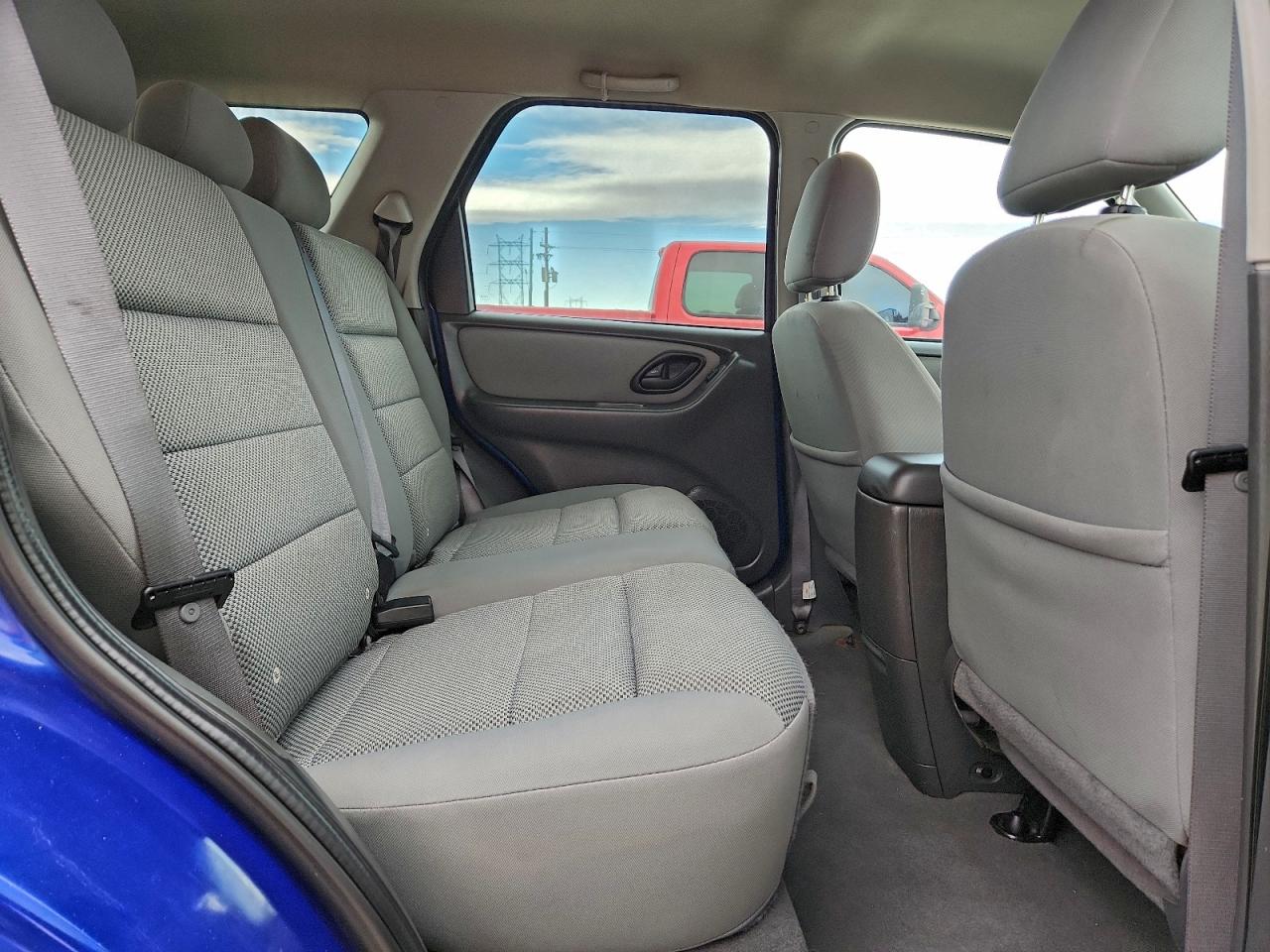 Ford Escape Xlt Image 8