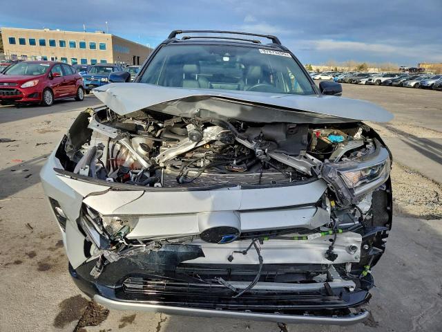 Toyota RAV4 Xse Image 13