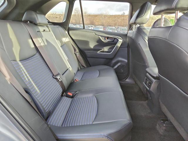 Toyota RAV4 Xse Image 9
