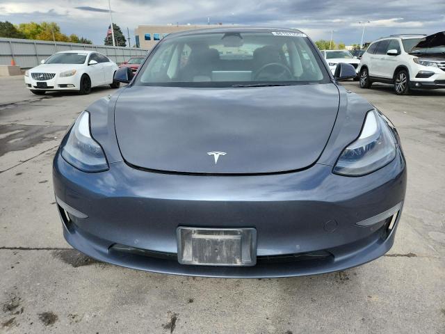 Tesla Model 3 Image 4