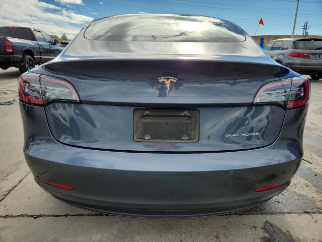 Tesla Model 3 Image 3