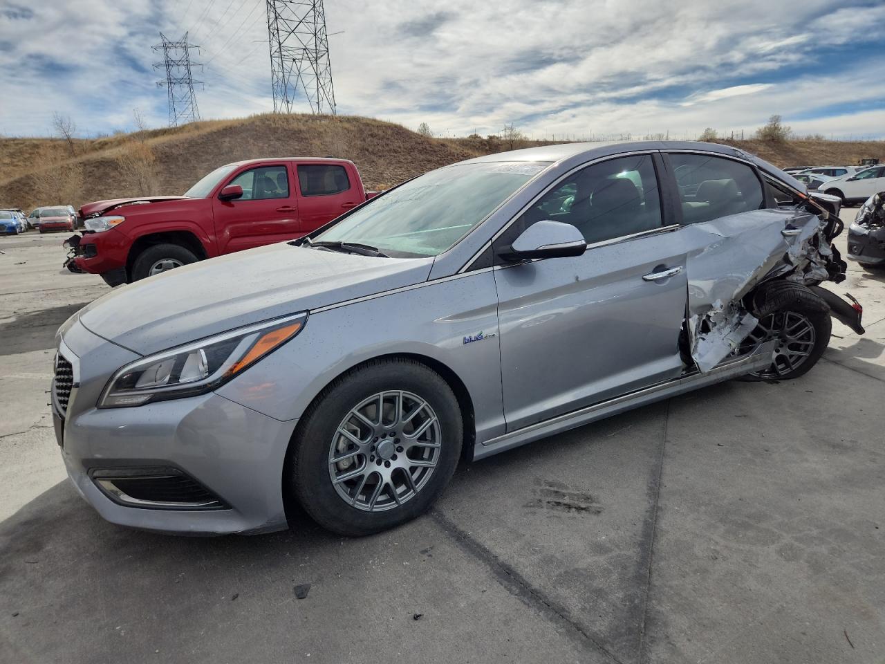 Hyundai SONATA Hybrid Image 1