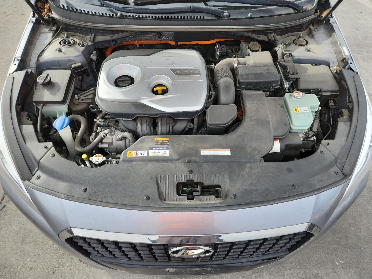 Hyundai SONATA Hybrid Image 11